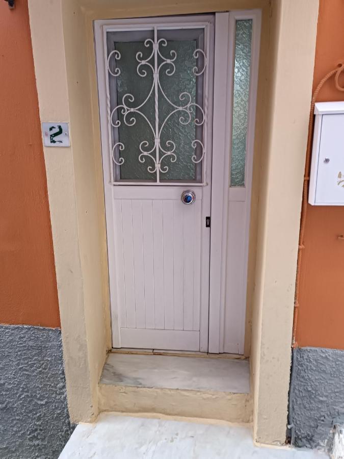 Two-Storey Maisonette Next To The Port Mantouki エクステリア 写真